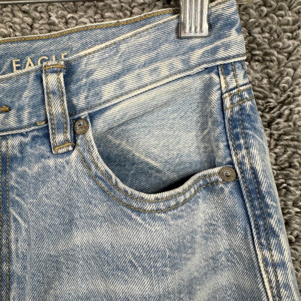 American Eagle High Rise Mom Jeans Relaxed Fit Light Wash Denim 90s Blue Women 2 - Picture 12 of 16